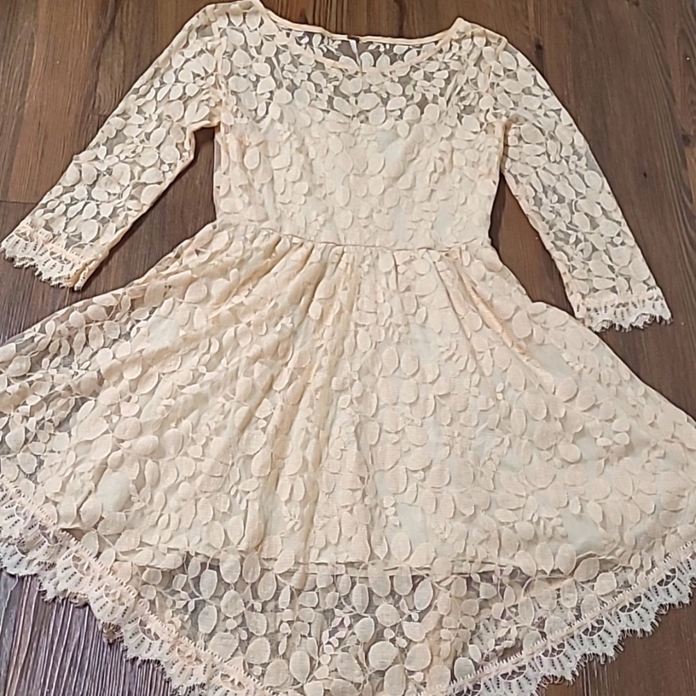 free‎ people long sleeve beige lace dress used good condition.